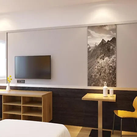 ゲストハウス Tanker & Bistro 3*