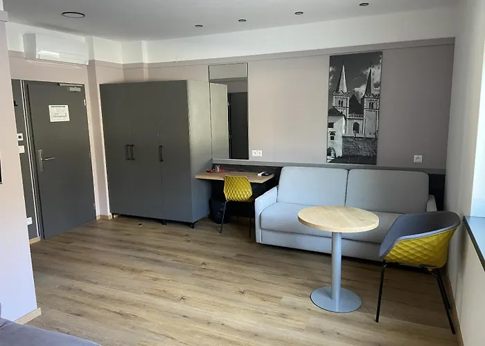 게스트하우스 Tanker & Bistro Caradice